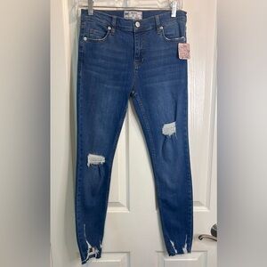 💙”Free People” NWT Blue Skinny Distressed Jeans 👖